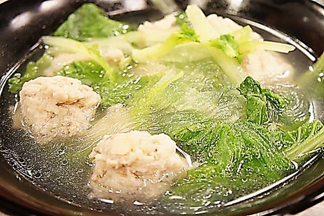 Vermicelli Soup with Pork Balls and Tofu 猪圆豆花粉丝汤